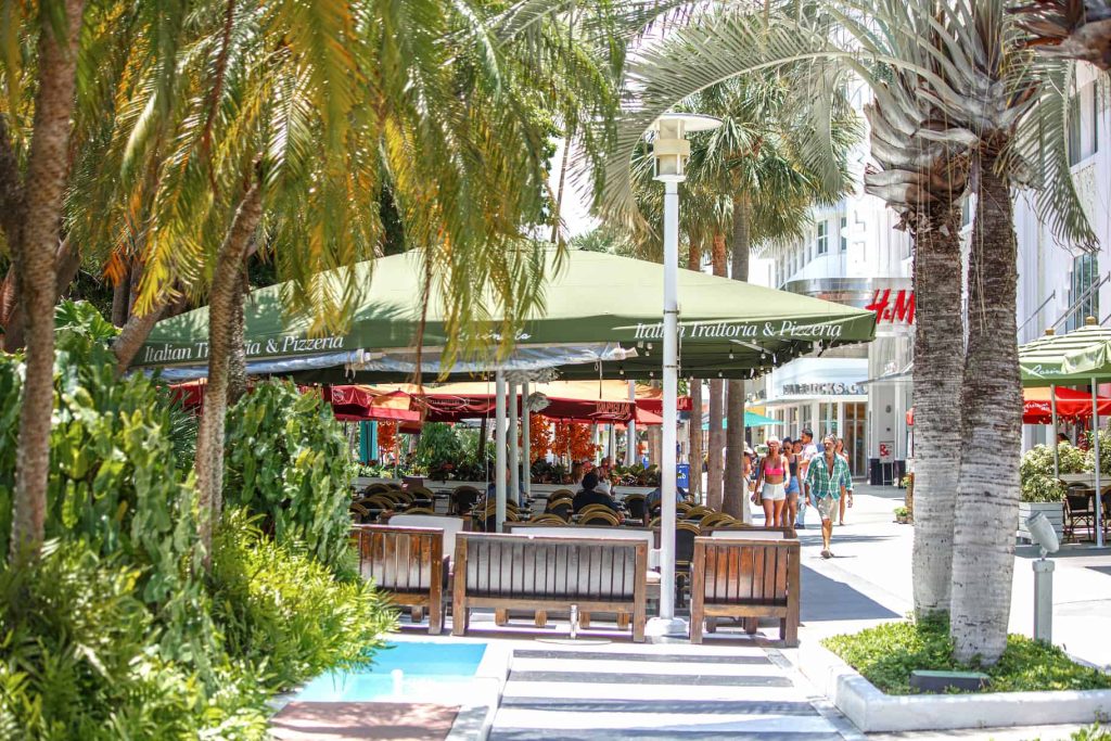 Tropical outdoor dining area in a luxury Miami restaurant, Miami neighborhood guides