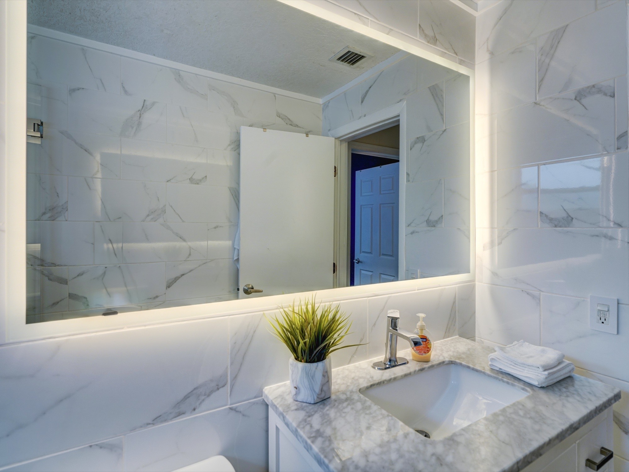 Marble vanity bathroom
